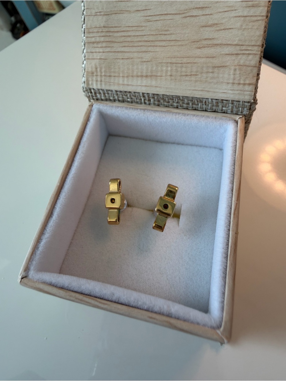 Marc by Marc Jacobs All Tied Up Bow Tie Stud Earrings in Gold / Oro